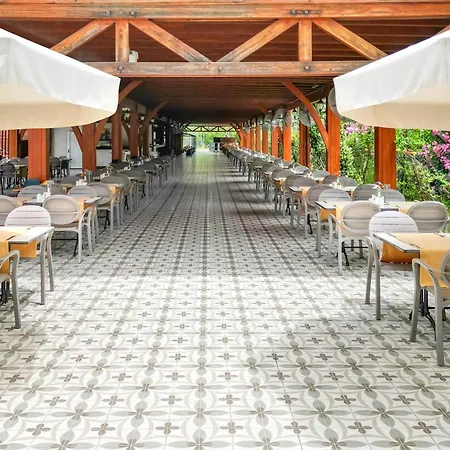 מלון Port Nature Luxury