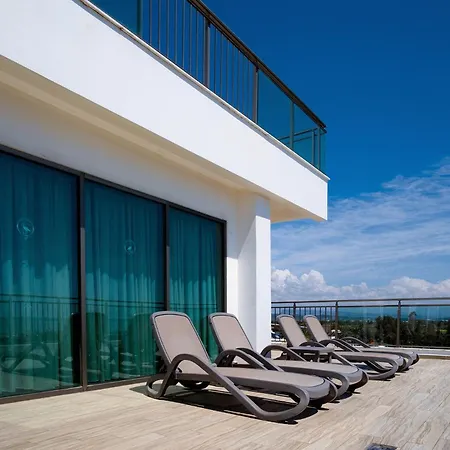 Port Nature Luxury באלאק
